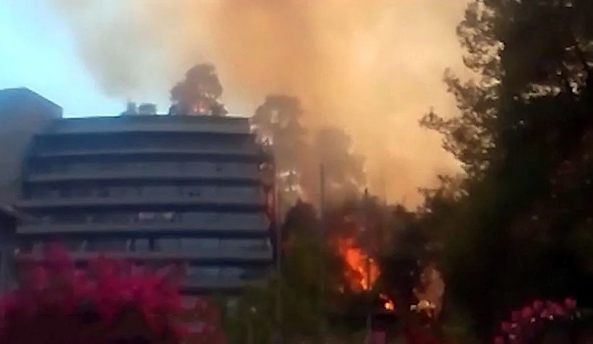 Лесной пожар в Мармарисе перекинулся на отель