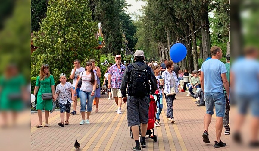 Туристы в Сочи 2021