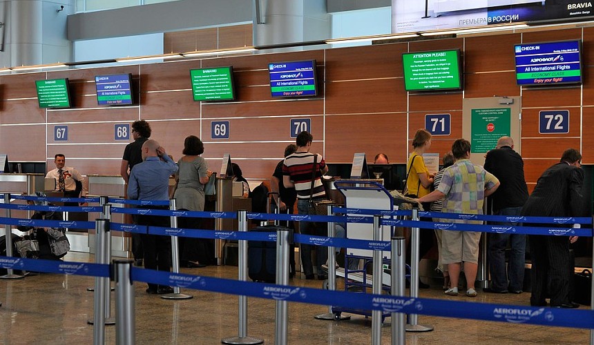 Артемий Лебедев раскритиковал автоматизированный паспортный контроль в Шереметьево