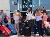 Иностранных туристов эвакуируют из Туниса