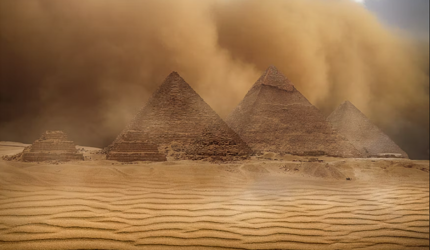 Песчаные бури в Египте срывают экскурсии