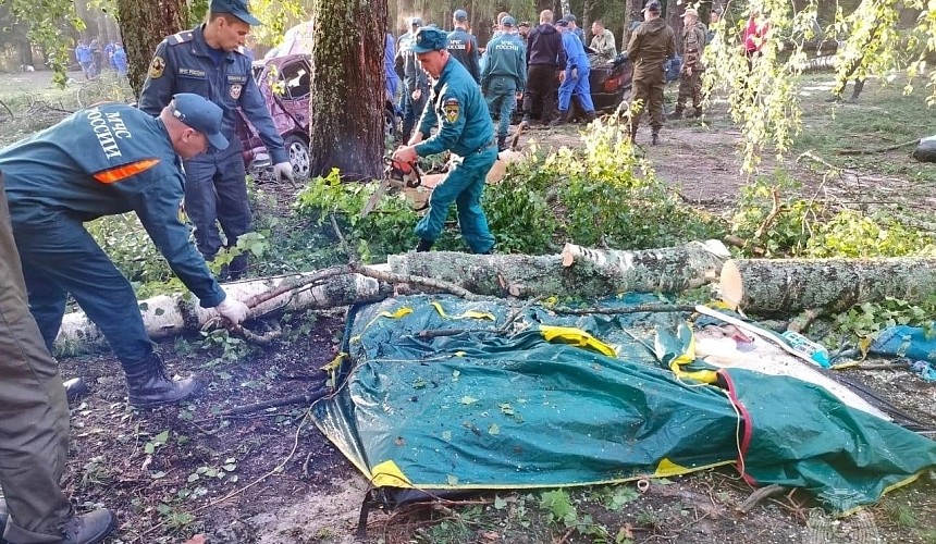 Ураган в Марий Эл: палаточный лагерь завалило деревьями – погибли восемь туристов