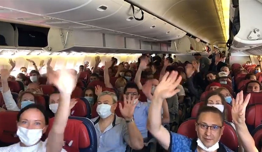 Рейс Azur Air из Латинской Америки с россиянами на борту прибыл в Москву