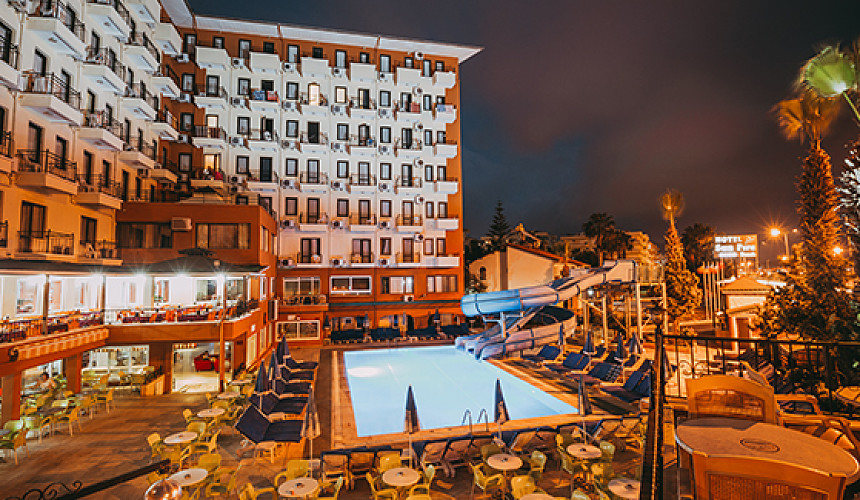 Туристы пожаловались на полное отсутствие воды в 4* отеле Турции