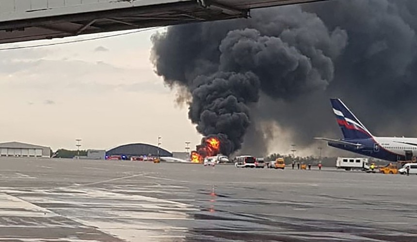 В сети появилась петиция о запрете полётов SSJ 100