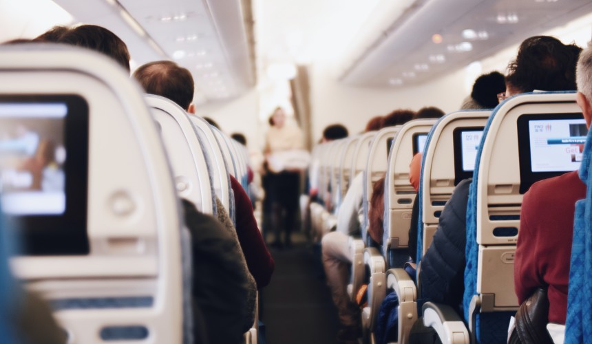 Росавиация попросила авиакомпании снимать с рейсов гражданских пассажиров и отдавать их места участникам СВО