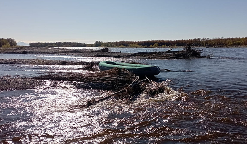 Лодки с 12 туристами перевернулись во время сплава в Магаданской области