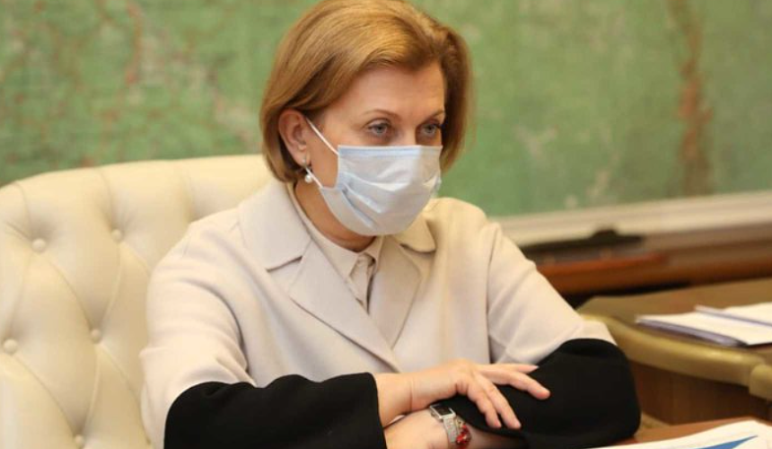 Попова: ослаблять антиковидные ограничения в России пока рано