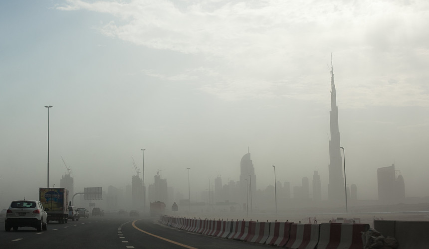 Emirates и flydubai пытаются вывезти туристов, застрявших в Дубае из-за потопа