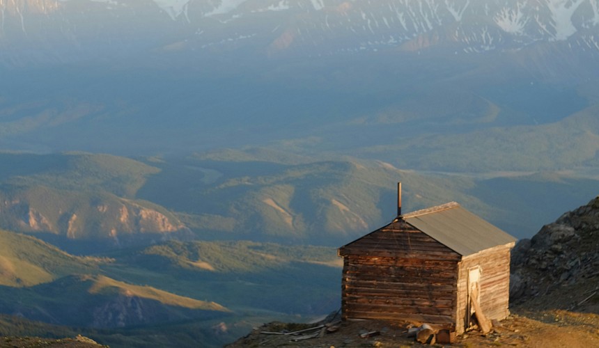 Туристы не готовы лететь на Алтай из-за цен на билеты