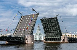 Туристы предложили «отмыть Санкт-Петербург»