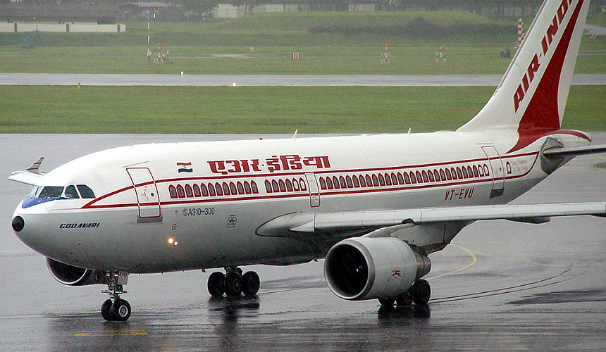 Пассажирку Air India во время полета укусил скорпион