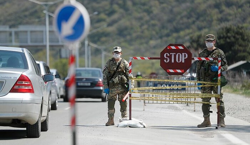 На границе России и Грузии начали вручать повестки