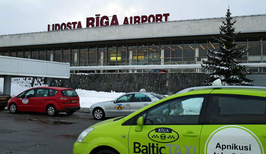 Латвия возобновляет авиасообщение с РФ