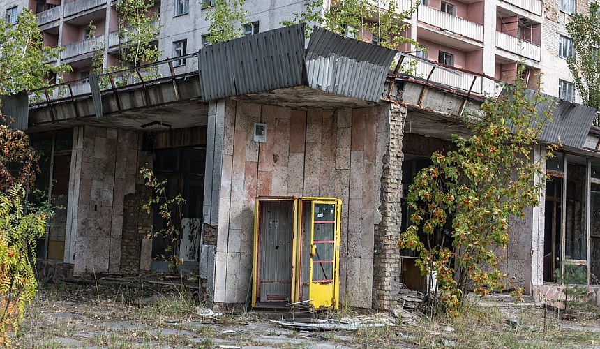 Украина закрывает для туристов Чернобыльскую зону на неопределенный срок