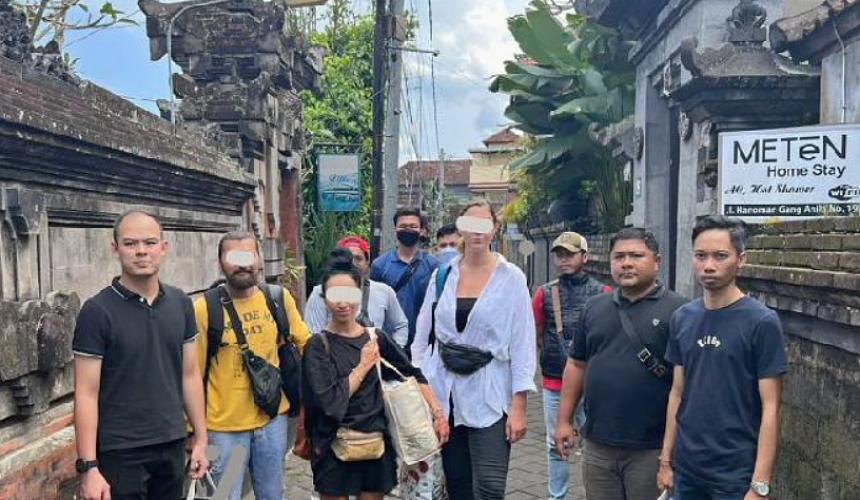 На Бали арестованы трое россиян за неподобающее поведение в храме