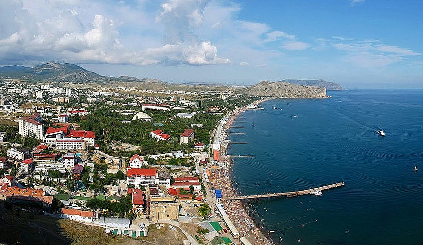 Турбизнес негодует: туристов в Крыму больше, а денег меньше