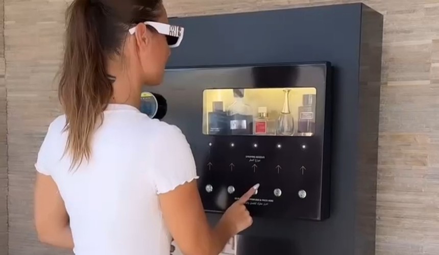 Автоматы в Дубае с элитными духами напомнили туристам о советском прошлом
