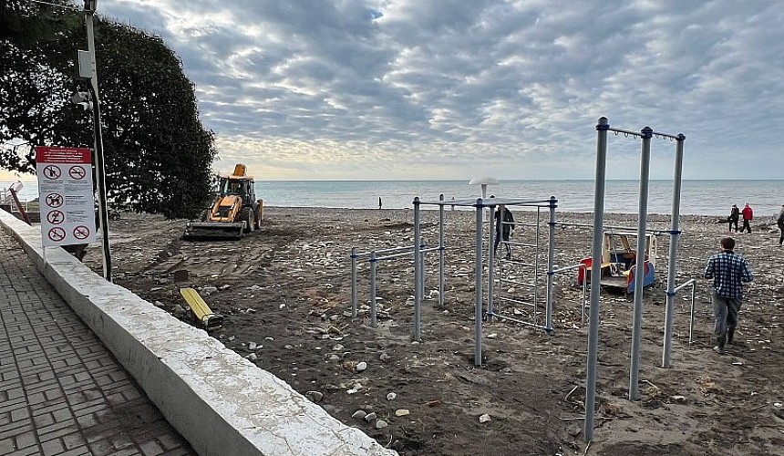 Все зимние пляжи Сочи восстановят после шторма к середине декабря