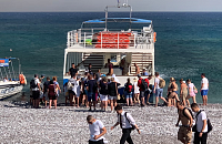 Туроператоры сообщили, как туристов на Родосе и Корфу эвакуировали в другие отели