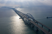Туристы надеются на открытие реверсивного движения по Крымскому мосту