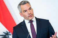 Австрия смягчает антиковидные требования для непривитых