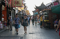 Экскурсовода-китайца оштрафовали за навязывание шопинга туристам
