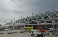 В аэропорту Пхукета туристов выборочно тестируют на коронавирус