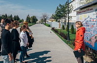 Туристы-москвичи стали очевидцами разборки за право провести для них экскурсию в Астрахани