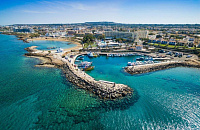 Кипр приостанавливает выдачу про-виз российским туристам