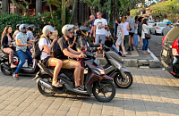 На Бали туристам усложнили аренду мотобайков