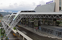 Меры безопасности усилены в аэропорту Сочи и на железной дороге