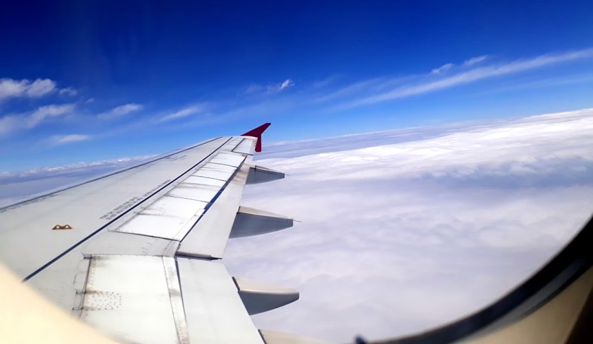 Турист, купивший авиабилет в Ереван, недоумевает: его рейс исчез из расписания