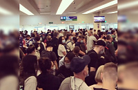 «Без скандалов не обошлось»: в аэропорту Канкуна огромные очереди