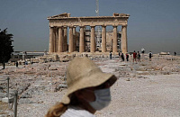 В преддверии турсезона Греция отменит ковидные пропуска