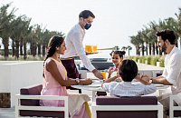 В отелях  ОАЭ замечены завтраки по расписанию