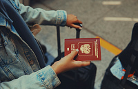 Шантаж при помощи шенгена: посредник грозится аннулировать визу туриста