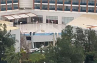 В Анталье штормовой ветер повредил крышу пятизвездочного отеля 