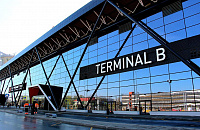 Аэропорты просят не запрещать вход в терминалы без билетов из-за неудобства для туристов