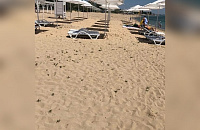 Туристы возмутились, что на крымском пляже продают тень