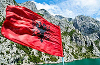 Албания ужесточает правила въезда для российских туристов