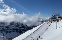 В горах Сочи то снег, то дождь, но туристы не убирают лыжи